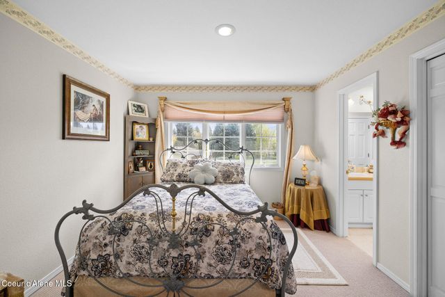 7255 N Colfax ST, Dalton Gardens, ID 83815