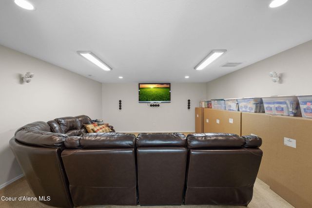 7255 N Colfax ST, Dalton Gardens, ID 83815