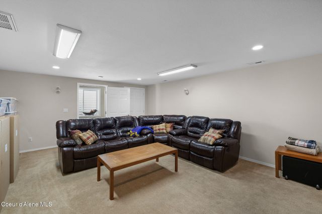 7255 N Colfax ST, Dalton Gardens, ID 83815