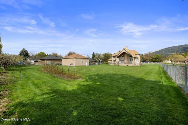 7255 N Colfax ST, Dalton Gardens, ID 83815
