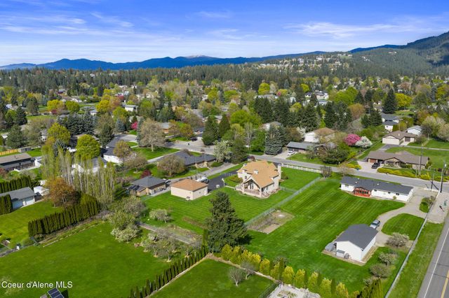 7255 N Colfax ST, Dalton Gardens, ID 83815
