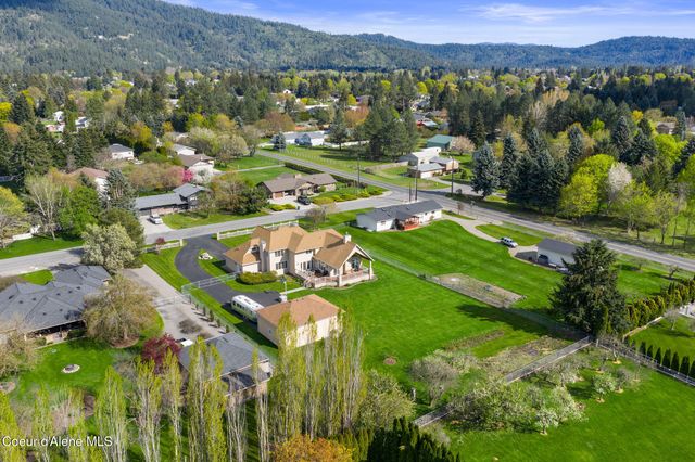 7255 N Colfax ST, Dalton Gardens, ID 83815