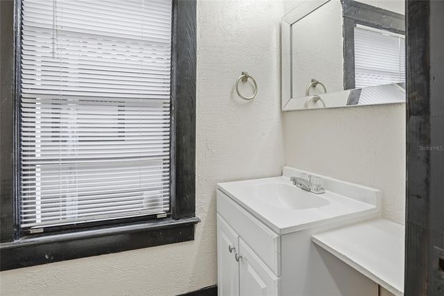 911 MAGNOLIA DRIVE, Clearwater, FL 33756