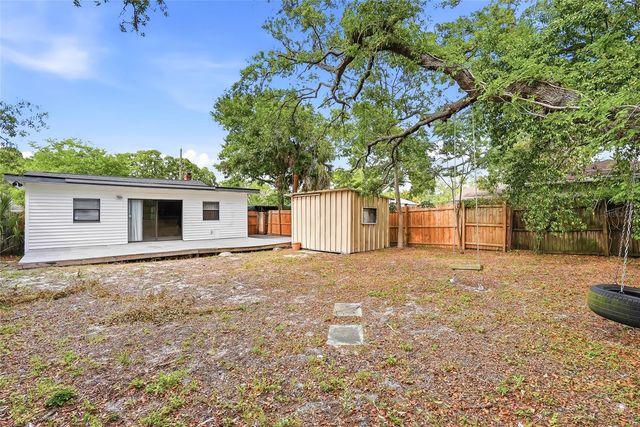 911 MAGNOLIA DRIVE, Clearwater, FL 33756