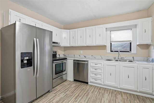 911 MAGNOLIA DRIVE, Clearwater, FL 33756