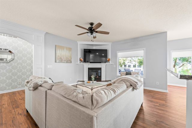2210 SE Leeann Drive, Waukee, IA 50263