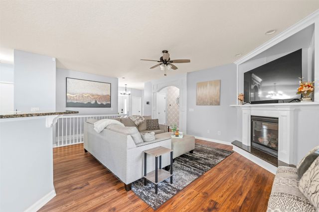 2210 SE Leeann Drive, Waukee, IA 50263