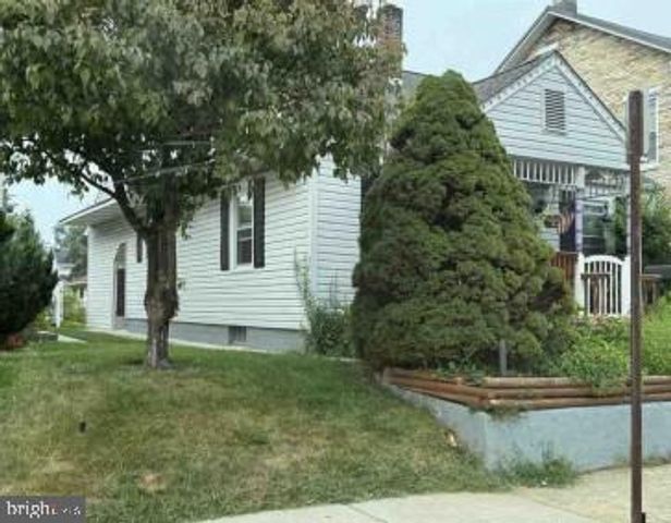 423 W PENN ST, Carlisle, PA 17013