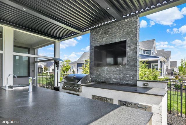 658 FLEETWOOD DR, Lititz, PA 17543
