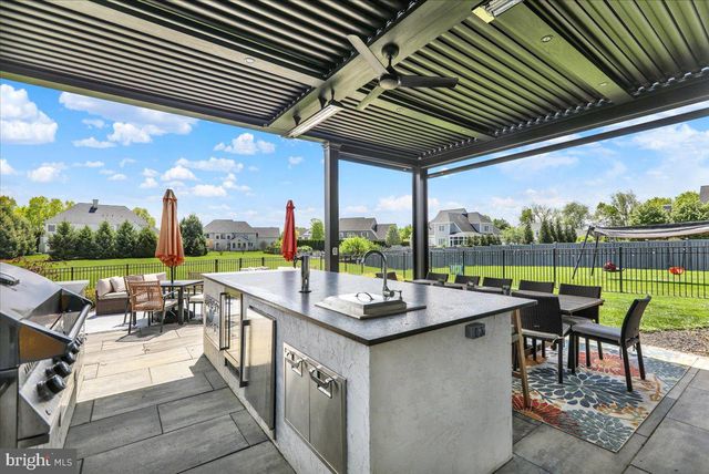 658 FLEETWOOD DR, Lititz, PA 17543