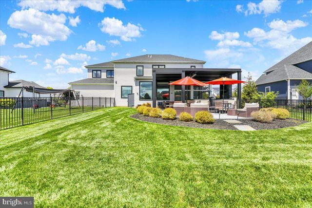 658 FLEETWOOD DR, Lititz, PA 17543