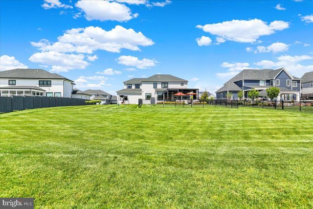 658 FLEETWOOD DR, Lititz, PA 17543