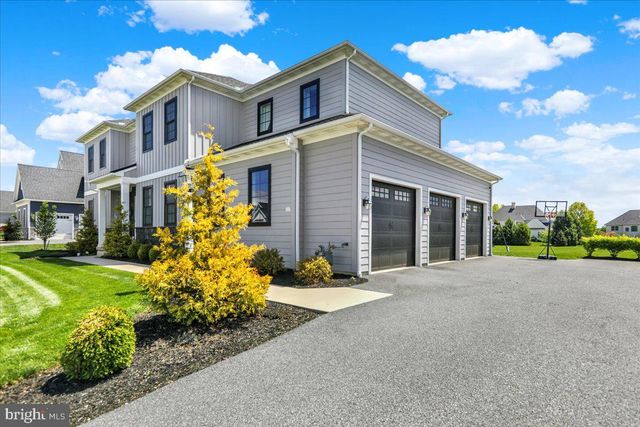 658 FLEETWOOD DR, Lititz, PA 17543