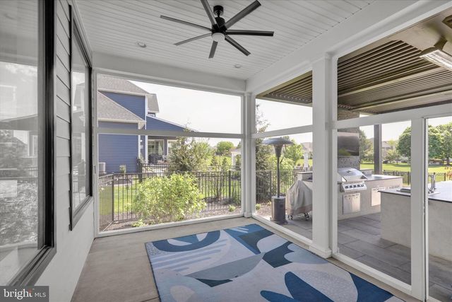 658 FLEETWOOD DR, Lititz, PA 17543