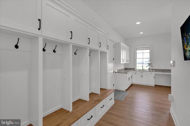 658 FLEETWOOD DR, Lititz, PA 17543