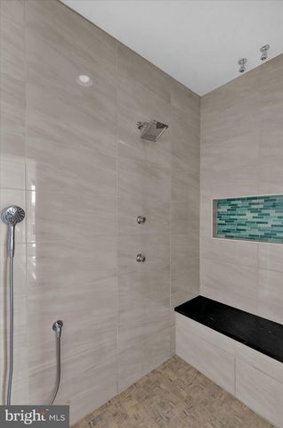 658 FLEETWOOD DR, Lititz, PA 17543