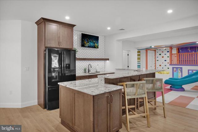 658 FLEETWOOD DR, Lititz, PA 17543