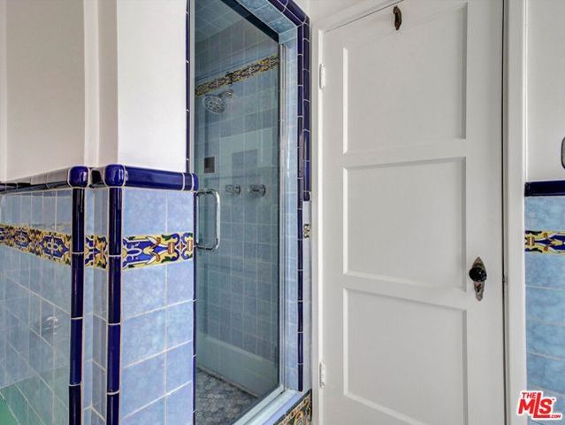 228 S Detroit Street, Los Angeles, CA 90036