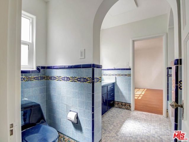 228 S Detroit Street, Los Angeles, CA 90036