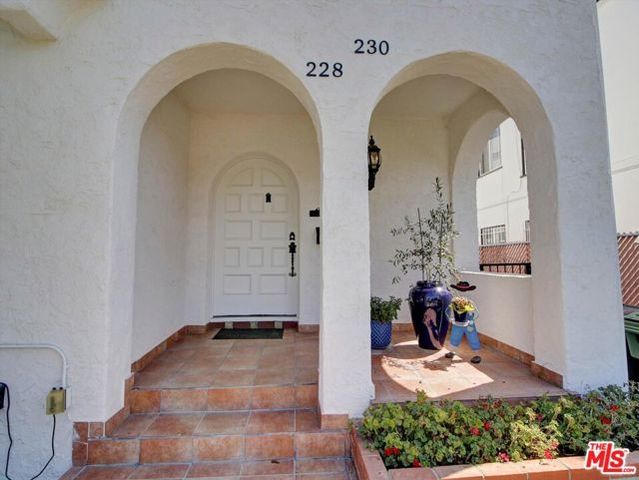 228 S Detroit Street, Los Angeles, CA 90036