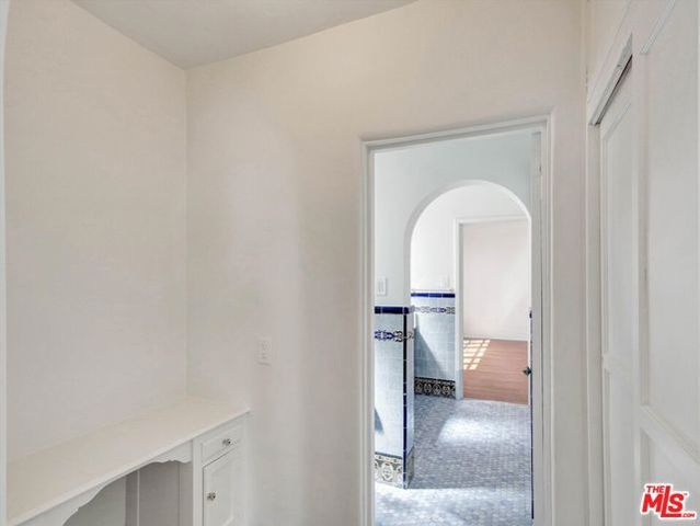 228 S Detroit Street, Los Angeles, CA 90036