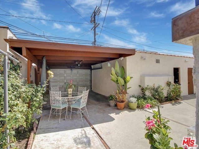 228 S Detroit Street, Los Angeles, CA 90036