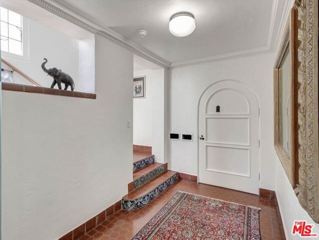 228 S Detroit Street, Los Angeles, CA 90036