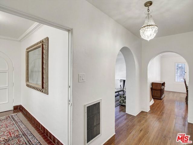 228 S Detroit Street, Los Angeles, CA 90036