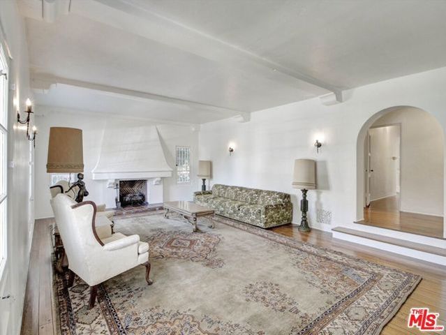 228 S Detroit Street, Los Angeles, CA 90036