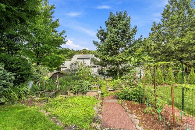 60 Livingston Avenue, Valhalla, NY 10595