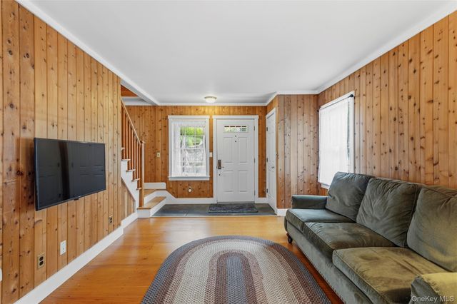 60 Livingston Avenue, Valhalla, NY 10595