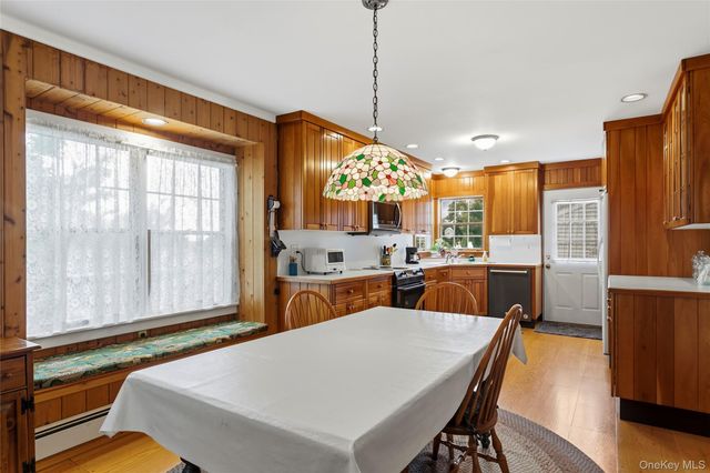 60 Livingston Avenue, Valhalla, NY 10595