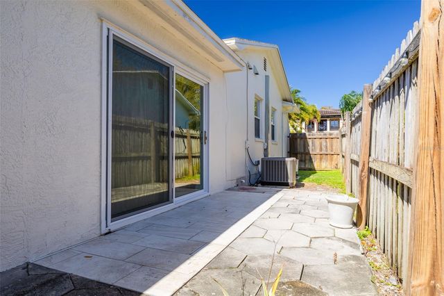 240 24TH AVENUE N, St Petersburg, FL 33704