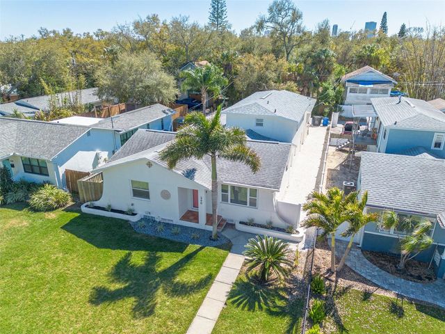 240 24TH AVENUE N, St Petersburg, FL 33704