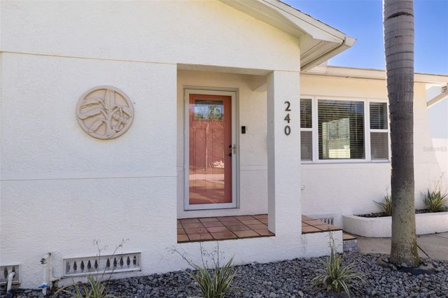 240 24TH AVENUE N, St Petersburg, FL 33704