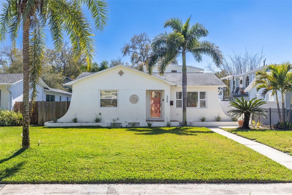 240 24TH AVENUE N, St Petersburg, FL 33704