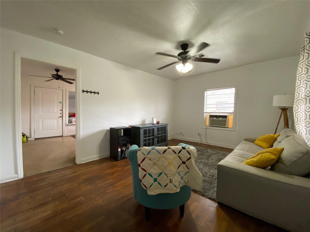 6658 Stearns Street, Houston, TX 77021