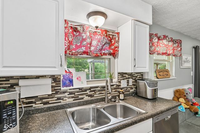 7120 Hearthstone Way, Indianapolis, IN 46227