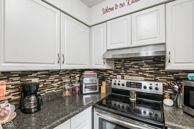 7120 Hearthstone Way, Indianapolis, IN 46227