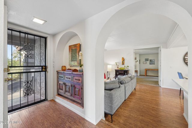 7557 N DREAMY DRAW Drive 251, Phoenix, AZ 85020