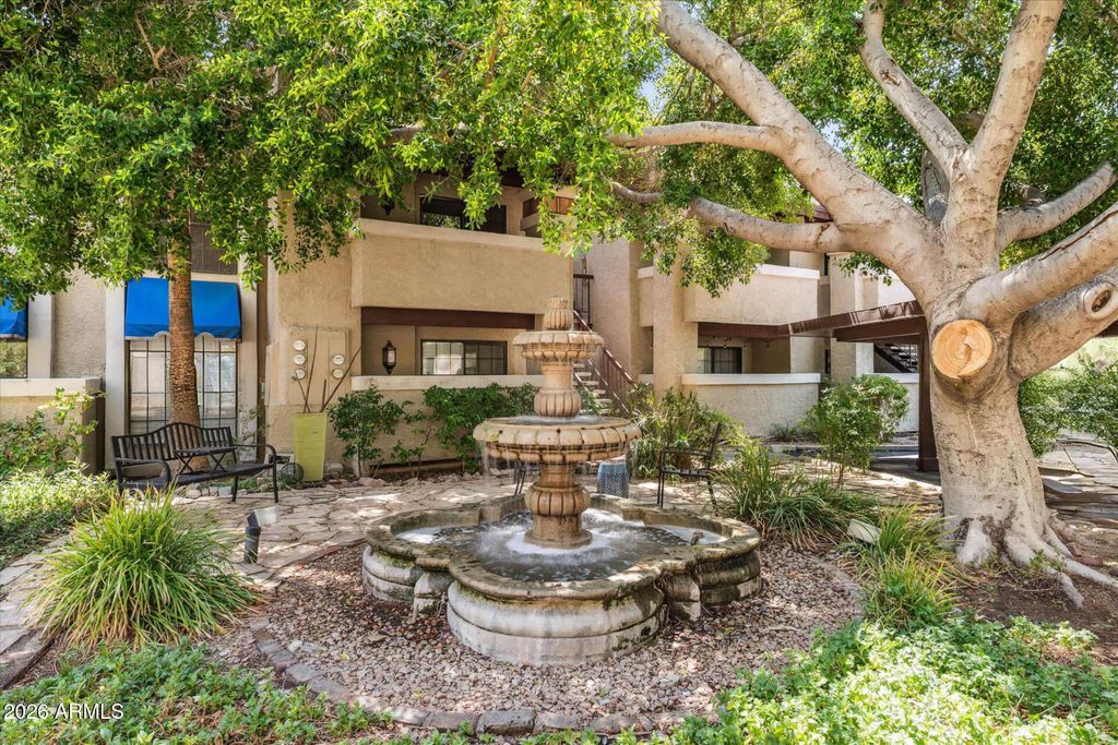 7557 N DREAMY DRAW Drive 251, Phoenix, AZ 85020 — photo 2