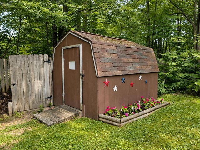 3824 Lapham Road, Harrison, MI 48625