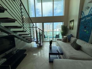 41 SE 5th St 1505, Miami, FL 33131