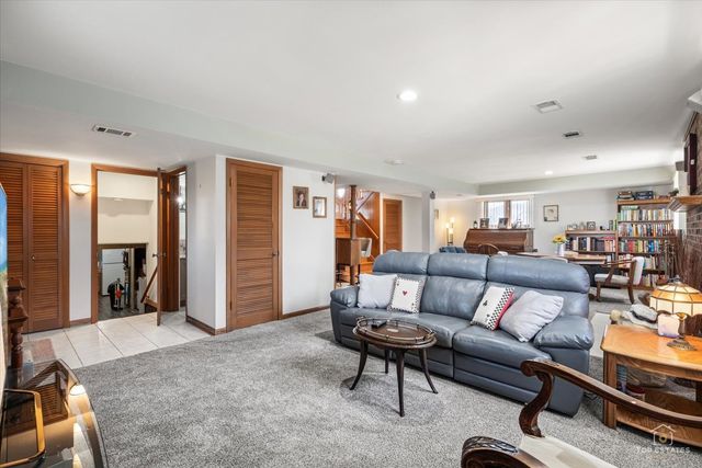 462 Mulberry Lane, Wood Dale, IL 60191