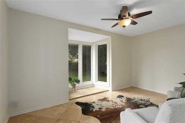 3316 W 75th Street, Prairie Village, KS 66208