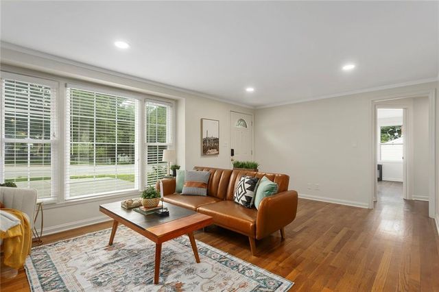 3316 W 75th Street, Prairie Village, KS 66208