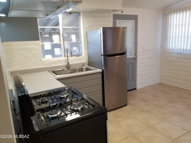 4155 E Bellevue Street, Tucson, AZ 85712