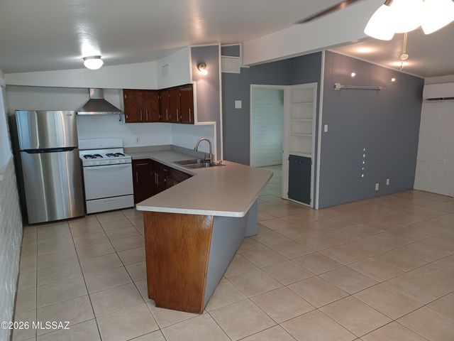 4155 E Bellevue Street, Tucson, AZ 85712