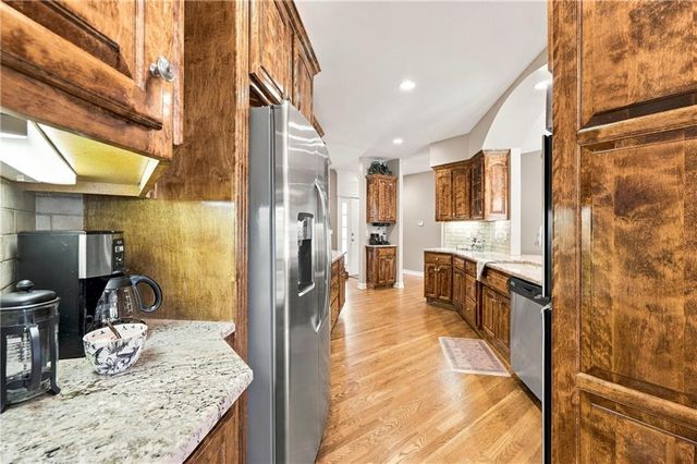 3829 S Coachman Drive, Independence, MO 64055