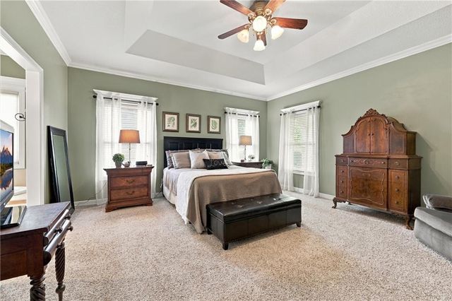3829 S Coachman Drive, Independence, MO 64055